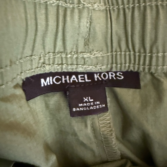 NWT Michael Kors Sage Green Cargo Shorts - Picture 2 of 8